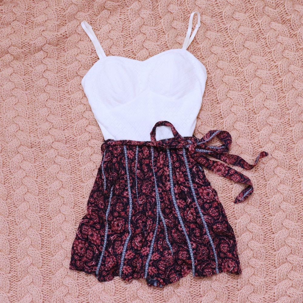 NWOT Bustier Romper With Pockets